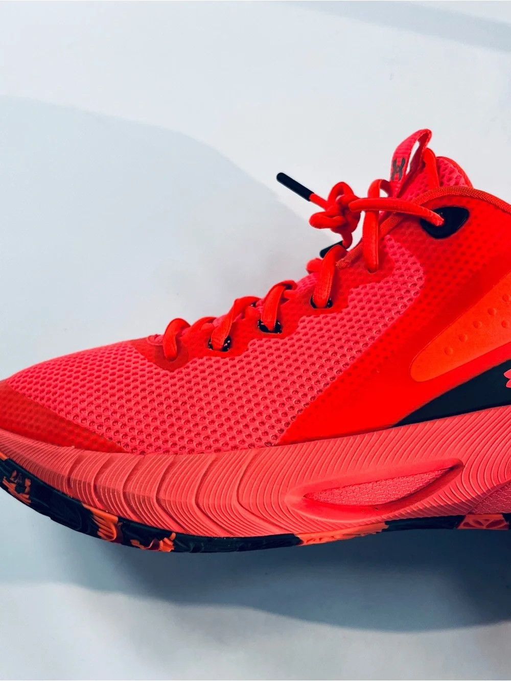Under Armour Hovr bright neon